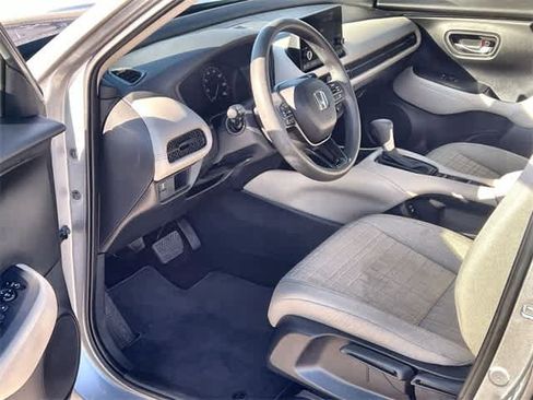 Certified 2025 Honda HR-V LX image 3
