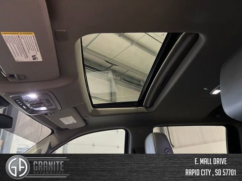 Used 2021 GMC Sierra 1500 SLT w/ SLT Premium Plus Package image 21