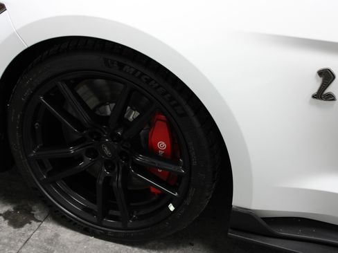 Used 2021 Ford Mustang Shelby GT500 w/ Technology Package image 10