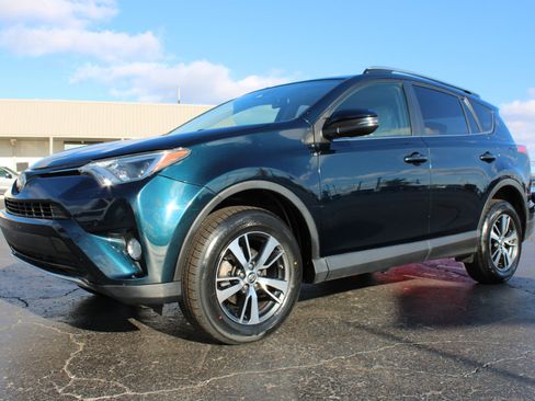 Used 2017 Toyota RAV4 XLE image 12