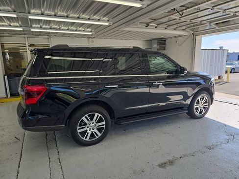 Used 2024 Ford Expedition Limited AWD/4WD image 6