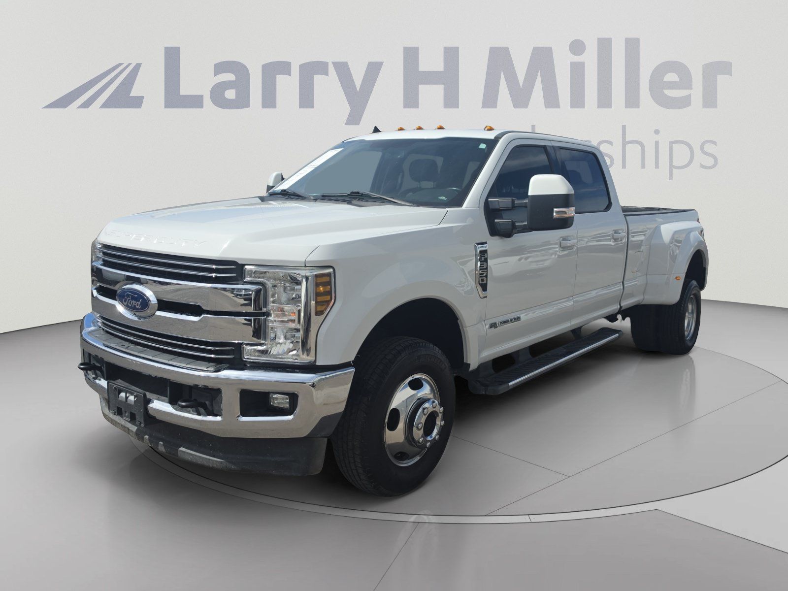 Used 2019 Ford F350 Lariat w/ Lariat Value Package AWD/4WD image 1