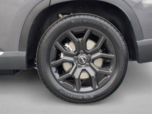 New 2025 Honda Pilot Touring image 10