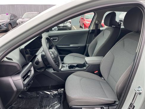 Used 2025 Kia K4 FWD image 36