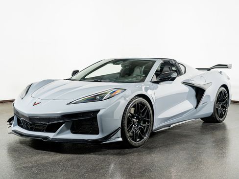 Used 2025 Chevrolet Corvette Z06 image 19