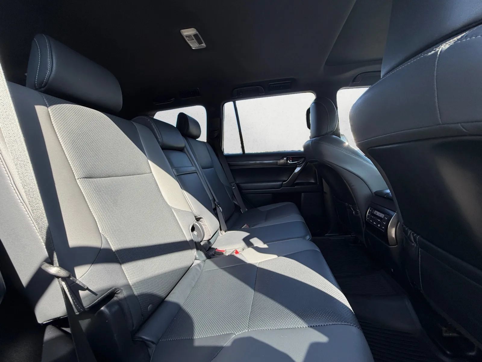 Used 2022 Lexus GX 460 AWD/4WD image 20