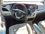 Used 2015 Toyota Sienna L image 5
