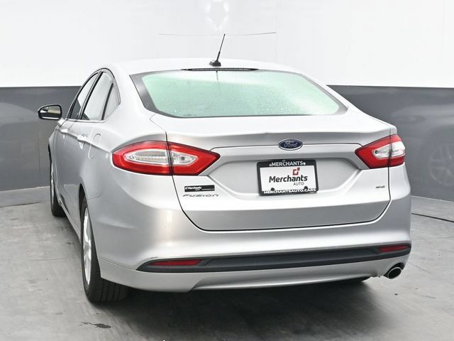 Used 2015 Ford Fusion SE FWD image 5