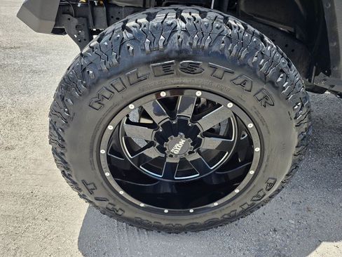 Used 2020 Jeep Gladiator Overland w/ Trailer Tow Package AWD/4WD image 12