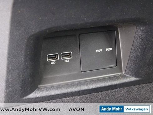 Used 2020 Volkswagen Atlas Cross Sport SE w/ Towing Package image 29