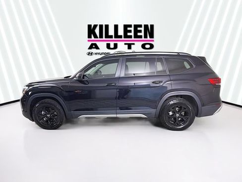 Used 2025 Volkswagen Atlas Peak Edition SE AWD/4WD image 4