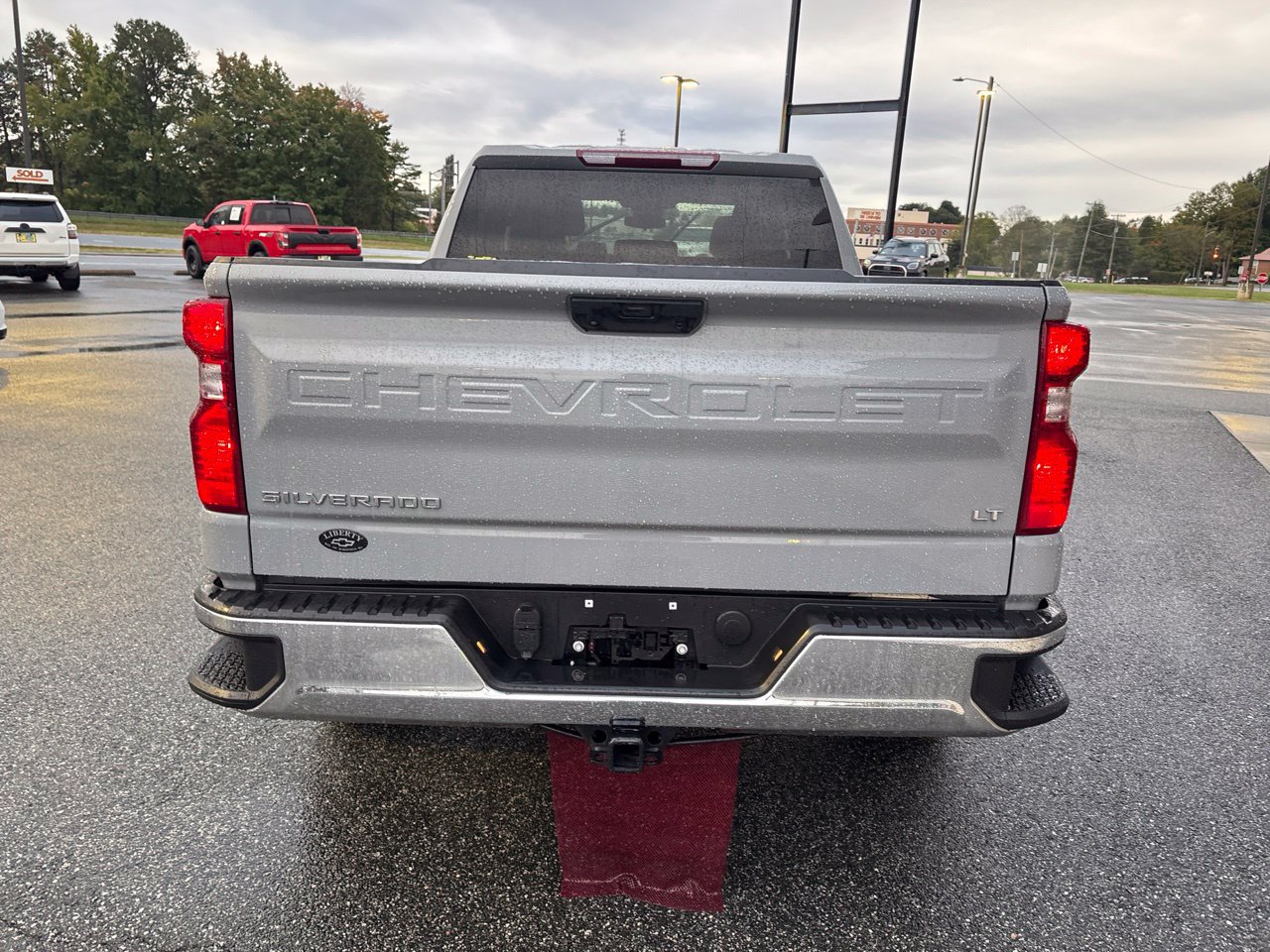 Used 2024 Chevrolet Silverado 1500 LT AWD/4WD image 8