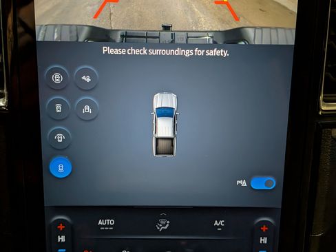 Used 2024 Ford Ranger Lariat w/ Trailer Tow Package image 28