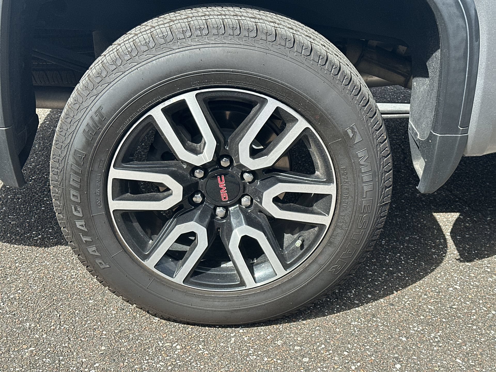 Used 2024 GMC Sierra 1500 AT4 w/ Technology Package AWD/4WD image 25