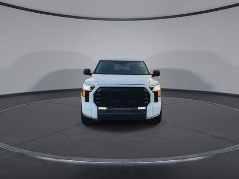 Used 2022 Toyota Tundra SR5 AWD/4WD image 3