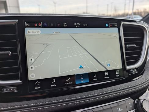 New 2026 Chrysler Pacifica Limited image 25