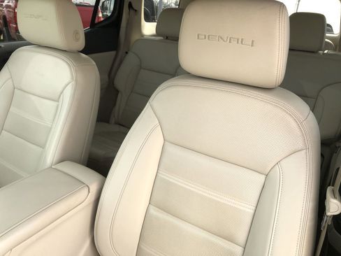 Used 2023 GMC Acadia Denali image 15