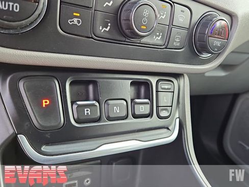 Used 2019 GMC Terrain SLT w/ Preferred Package FWD image 10