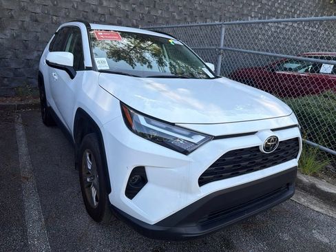 Used 2025 Toyota RAV4 XLE w/ Convenience Package FWD image 4