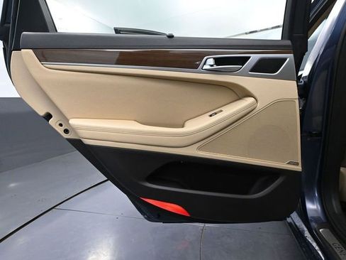 Used 2015 Hyundai Genesis 3.8 w/ Option Group 02 image 38