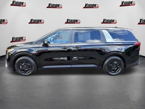 Used 2025 Kia Carnival FWD image 8