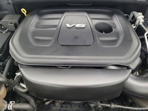 Used 2018 Jeep Grand Cherokee Altitude image 30