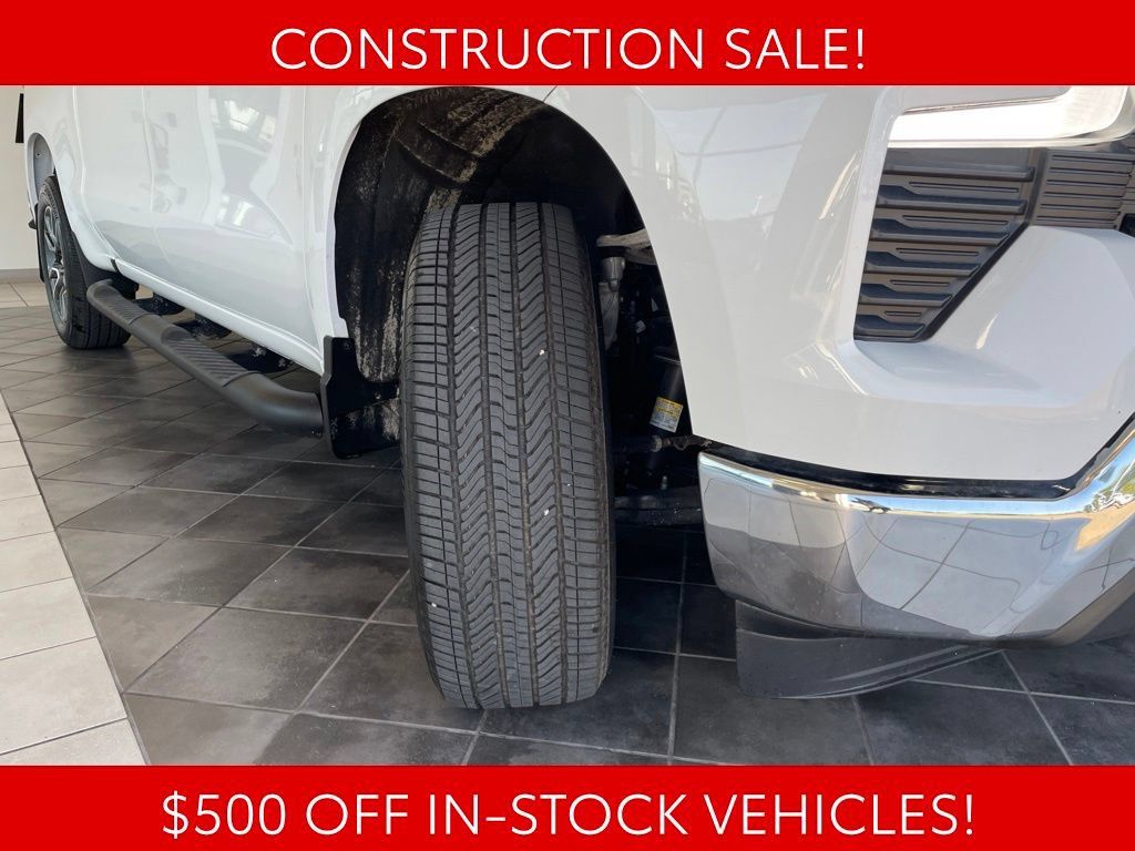 Used 2023 Chevrolet Silverado 1500 LT AWD/4WD image 18