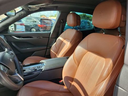 Used 2018 Maserati Levante AWD/4WD image 12