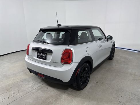 Used 2019 MINI Cooper 2-Door Hardtop image 7