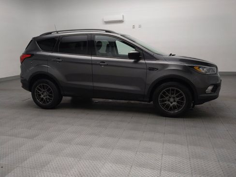 Used 2019 Ford Escape SE image 11