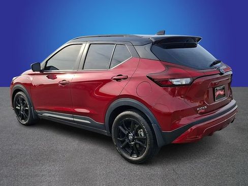Used 2023 Nissan Kicks SR w/ SR Premium Package FWD image 7