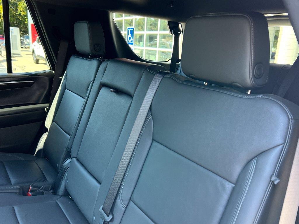 Used 2025 Chevrolet Tahoe LT w/ Comfort Package AWD/4WD image 17