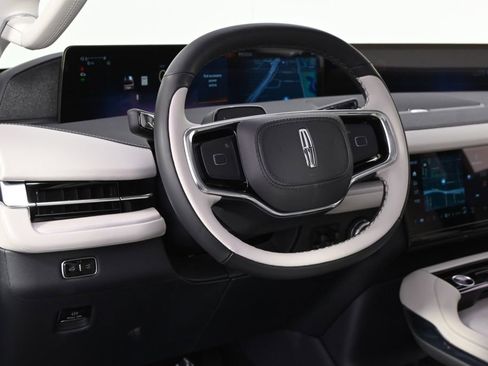 New 2026 Lincoln Navigator Reserve image 11