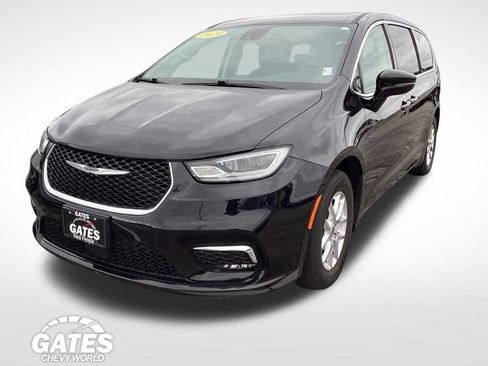 Used 2024 Chrysler Pacifica Touring-L FWD image 5