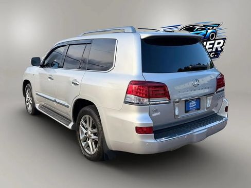 Used 2013 Lexus LX 570 4WD w/ Luxury Pkg image 5