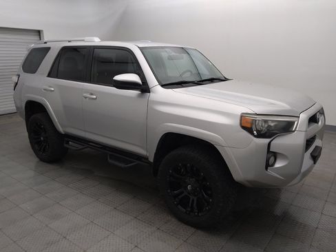Used 2016 Toyota 4Runner SR5 RWD image 11