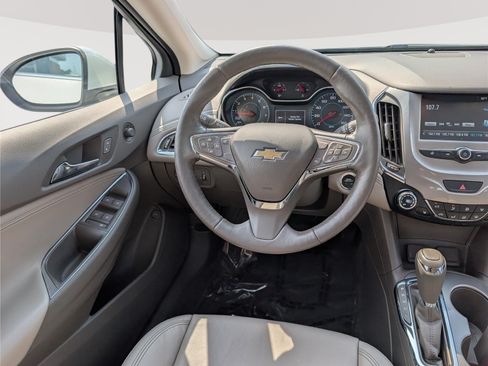 Used 2017 Chevrolet Cruze Premier FWD image 17