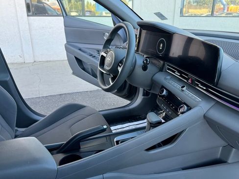 Used 2024 Hyundai Elantra SEL FWD image 23