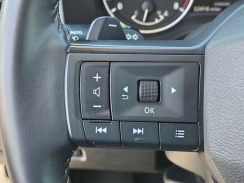 Used 2025 Nissan Rogue SV FWD image 18