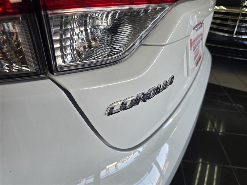 Used 2025 Toyota Corolla LE FWD image 29