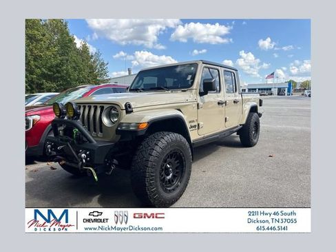 Used 2022 Jeep Gladiator Overland w/ Trailer Tow Package AWD/4WD image 1