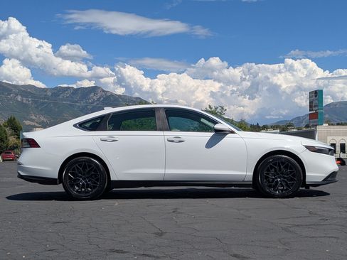 Used 2023 Honda Accord LX image 2