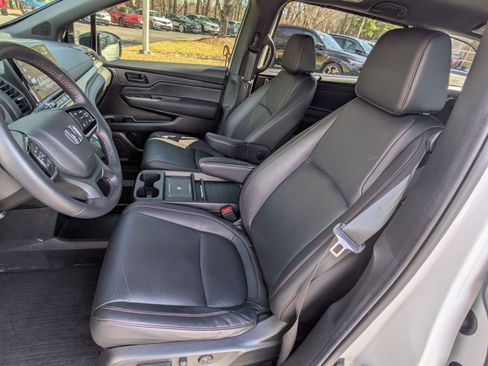 Used 2025 Honda Odyssey Sport-L image 17