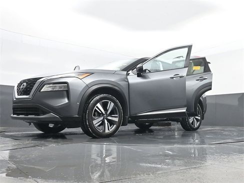 Used 2023 Nissan Rogue SL w/ SL Premium Package image 34