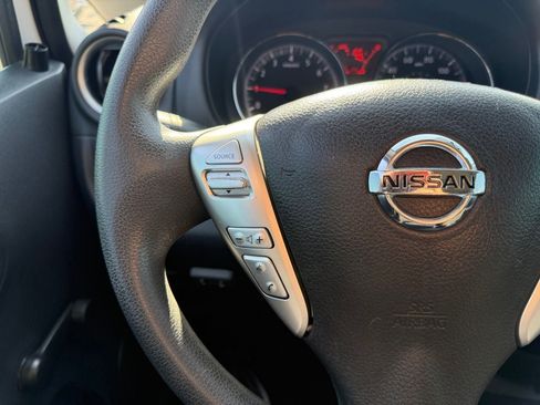 Used 2018 Nissan Versa Note S FWD image 18