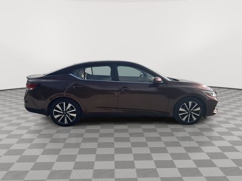 Used 2022 Nissan Sentra SV w/ SV Premium Package image 6