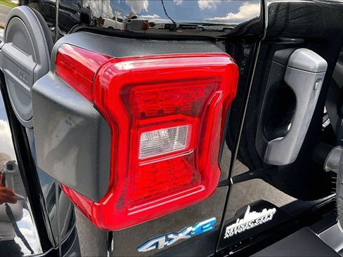Used 2022 Jeep Wrangler Unlimited Sahara AWD/4WD image 25