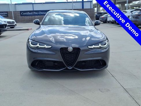 New 2025 Alfa Romeo Giulia AWD image 4