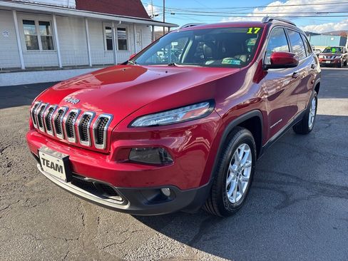Used 2017 Jeep Cherokee Latitude w/ Comfort/Convenience Group image 3