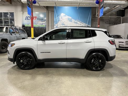 Certified 2026 Jeep Compass Latitude image 2